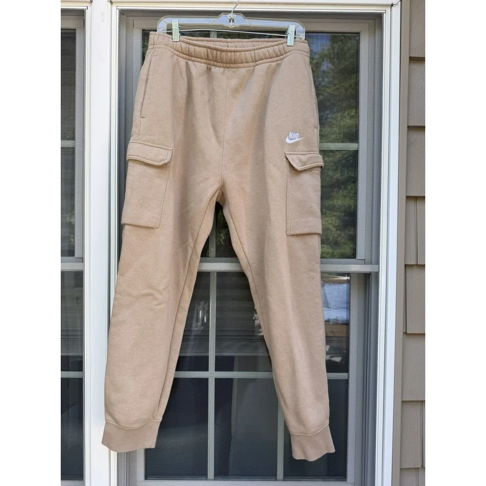Nike Sportswear Club Fleece Cargo Jogger Pants Size Large (tan)